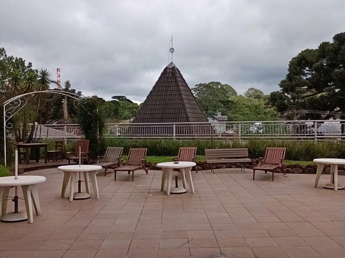 Apartamento No Residencial Village No Centro De Gramado, Com Piscina Aquecida E Hidromassagem エクステリア 写真